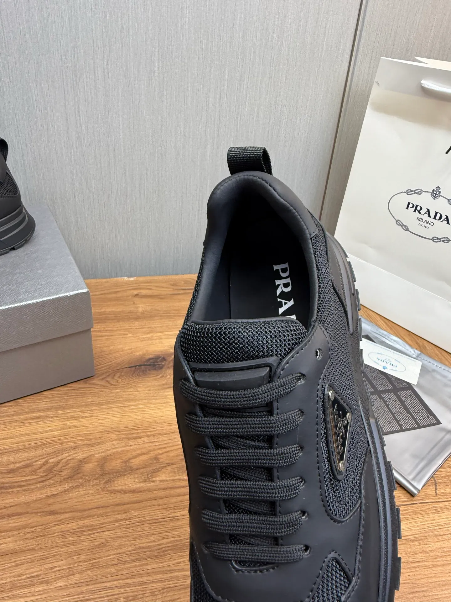 Men's shoes 💰560💰 [PRADA] Popular items in men's shoes counters, synchronized with the official website, high-quality cowhide stitching breathable mesh + cowhide lining, 1🆚1 replica, original sole, 38-45 (customized for 45, non-refundable)